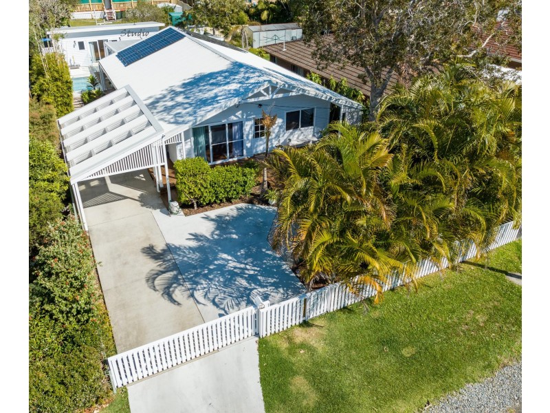 22 Pine Crescent, Sandy Beach NSW 2456
