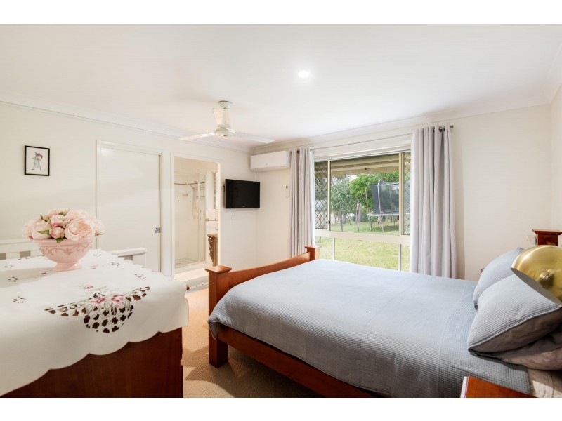 1 Jade Close, Emerald Beach NSW 2456