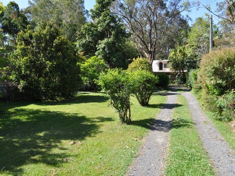 33 Pine Crescent, Sandy Beach NSW 2456