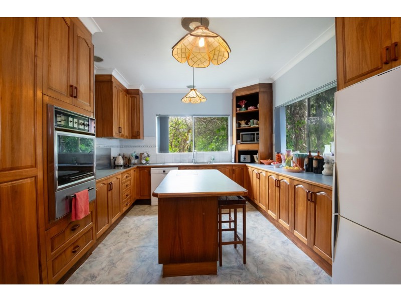 42 Dammerel Crescent, Emerald Beach NSW 2456