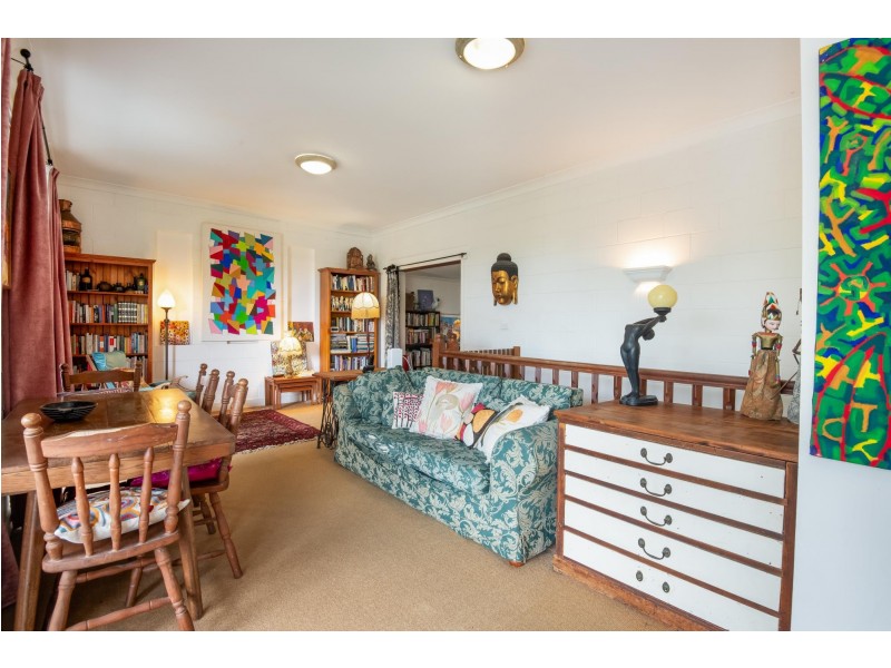 42 Dammerel Crescent, Emerald Beach NSW 2456