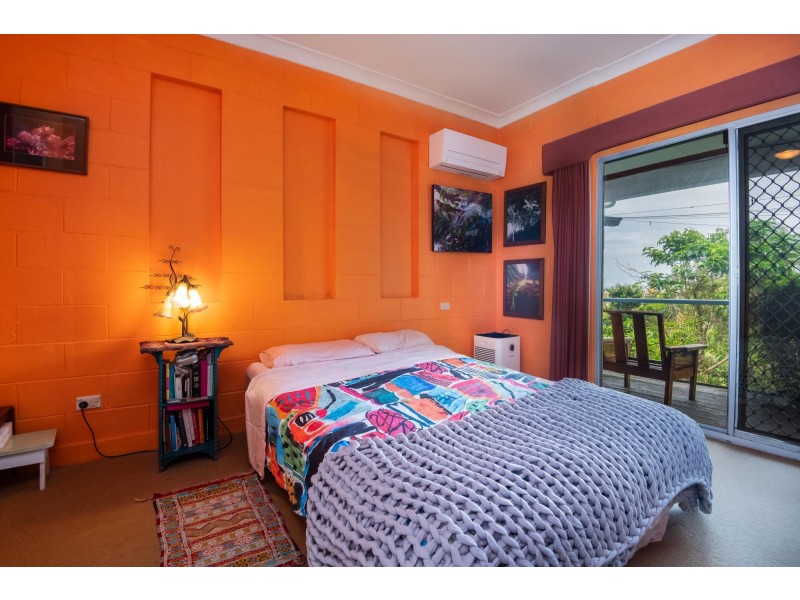 42 Dammerel Crescent, Emerald Beach NSW 2456