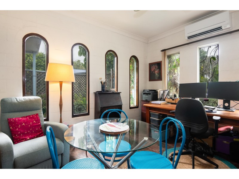 42 Dammerel Crescent, Emerald Beach NSW 2456