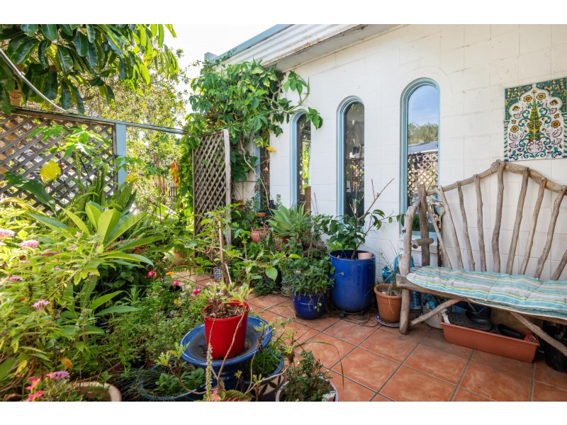 42 Dammerel Crescent, Emerald Beach NSW 2456