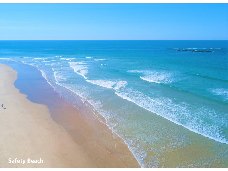 20 Humpback Crescent, Safety Beach NSW 2456