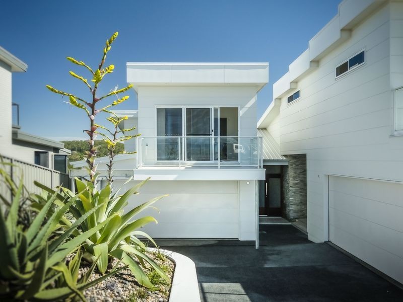 2/21 Signal Street, Emerald Beach NSW 2456
