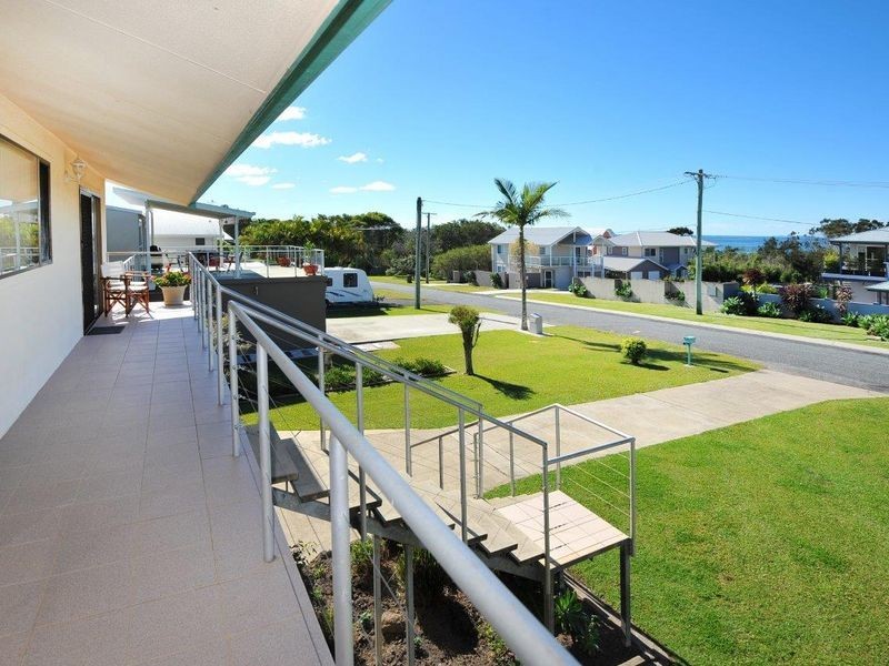 10 Fuller Street, Arrawarra Headland NSW 2456