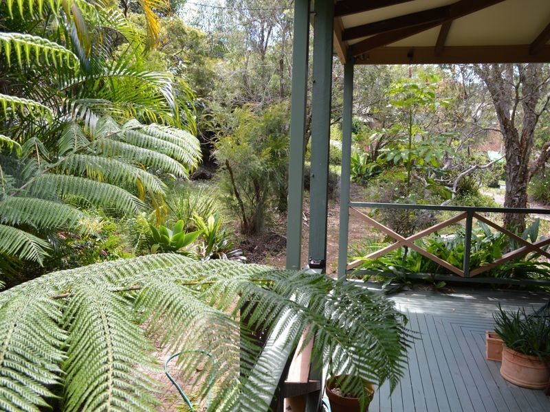 14 Young Street, Safety Beach NSW 2456