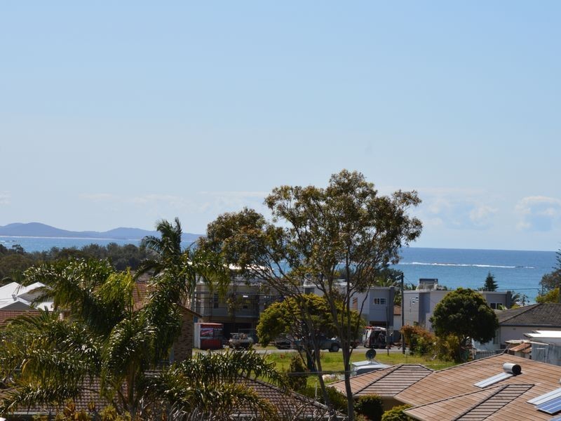 2/21 Fawcett Street, Woolgoolga NSW 2456