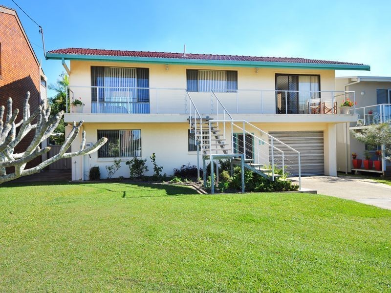10 Fuller Street, Arrawarra Headland NSW 2456