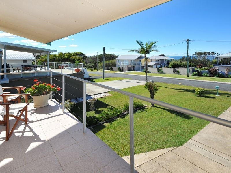 10 Fuller Street, Arrawarra Headland NSW 2456