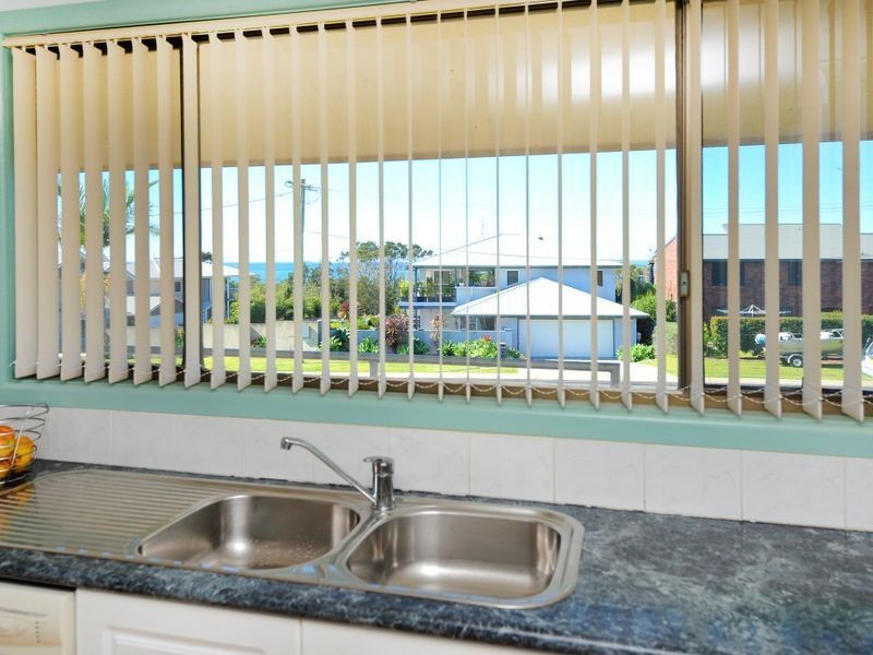 10 Fuller Street, Arrawarra Headland NSW 2456