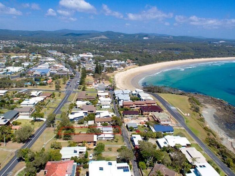 21 Ocean Street, Woolgoolga NSW 2456