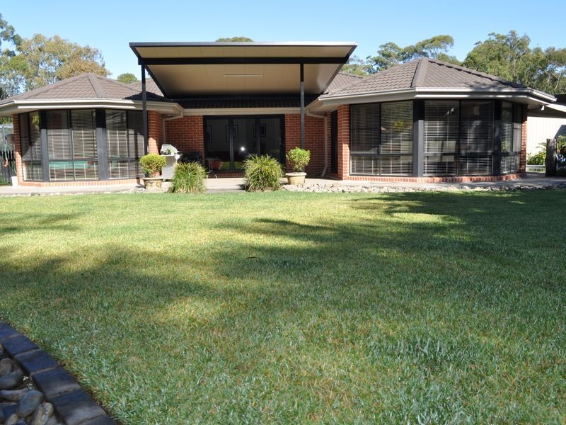 10 Topaz Drive, Emerald Beach NSW 2456