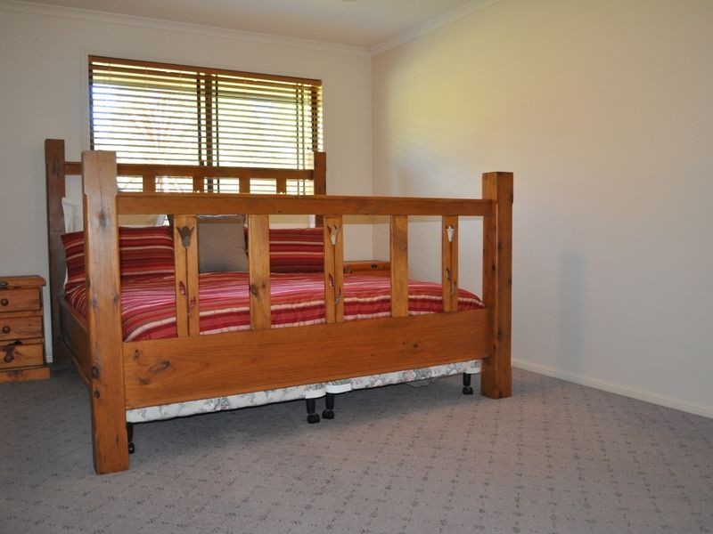 10 Topaz Drive, Emerald Beach NSW 2456
