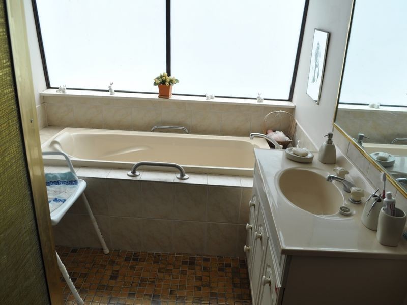 3 Taylor Close, Emerald Beach NSW 2456