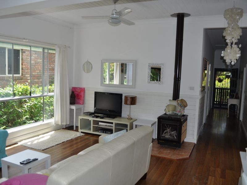 6 Turpentine Avenue, Sandy Beach NSW 2456