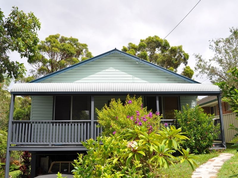 6 Turpentine Avenue, Sandy Beach NSW 2456