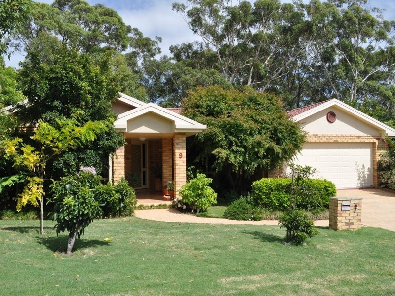 9 Ocean Links Close, Safety Beach NSW 2456