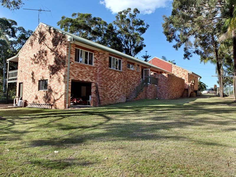 12 Pont Close, Emerald Beach NSW 2456