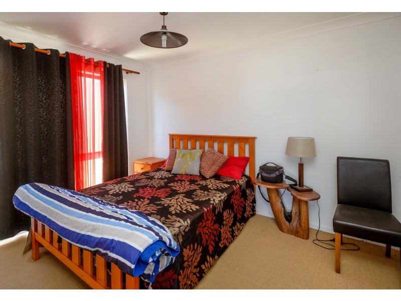 48 Dammerel Crescent, Emerald Beach NSW 2456