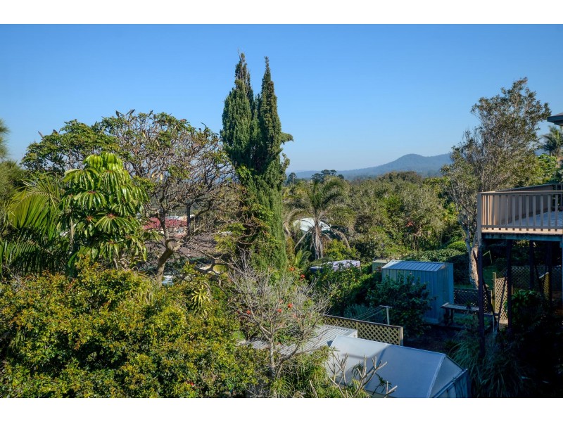 48 Dammerel Crescent, Emerald Beach NSW 2456
