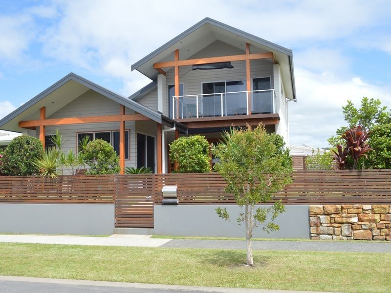 14 Island Road, Sapphire Beach NSW 2450