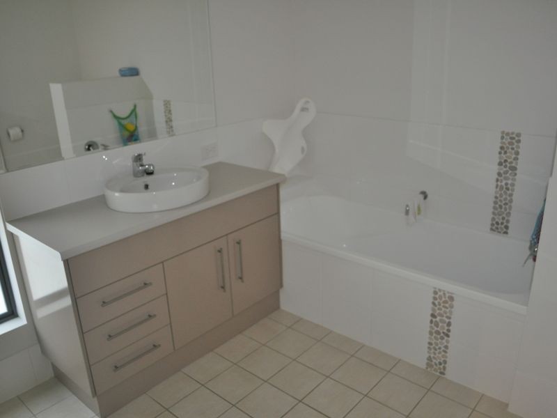 10 Young Street, Safety Beach NSW 2456