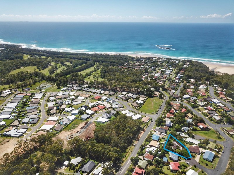 7 Leplaw Close, Safety Beach NSW 2456