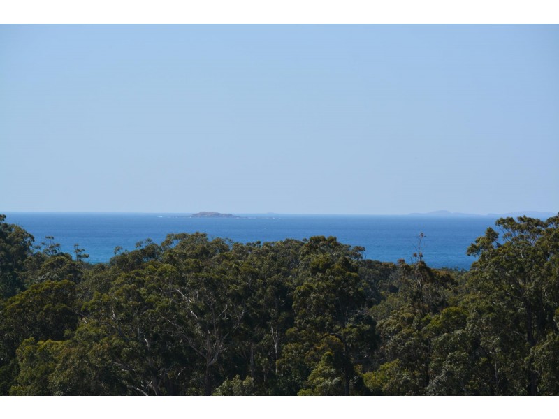 7 Leplaw Close, Safety Beach NSW 2456