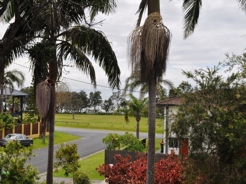 5 Bluegum Avenue, Sandy Beach NSW 2456