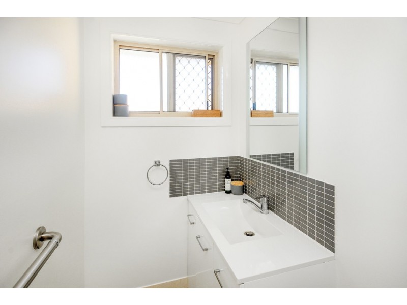 1/8 Pandanus Place, Woolgoolga NSW 2456
