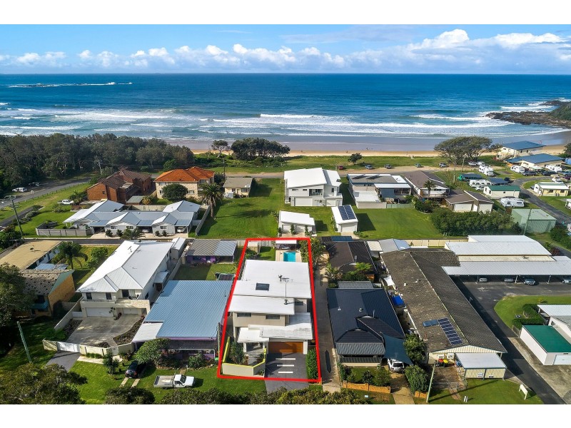 24 Wharf Street, Woolgoolga NSW 2456