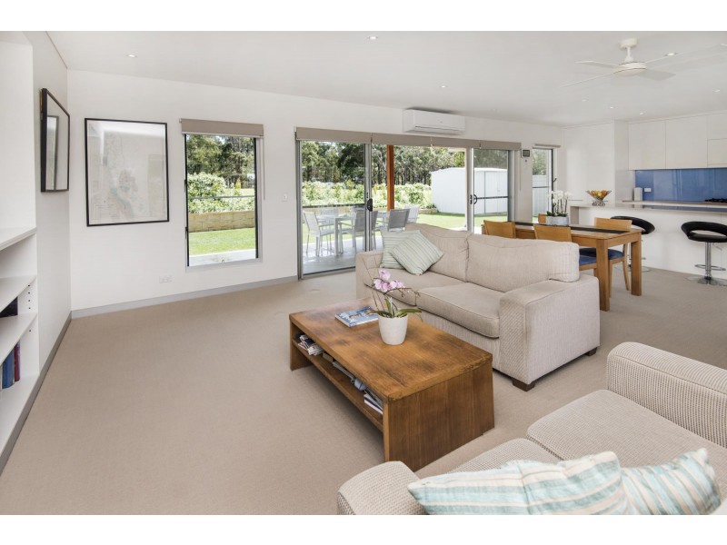 10 Helmsman Close, Safety Beach NSW 2456