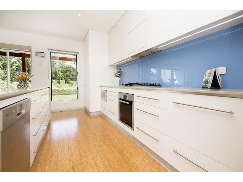 10 Helmsman Close, Safety Beach NSW 2456