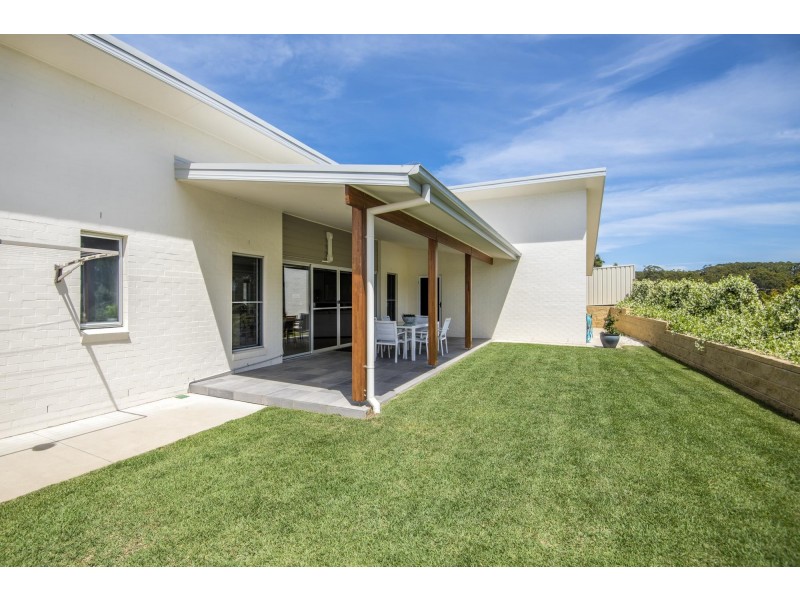10 Helmsman Close, Safety Beach NSW 2456