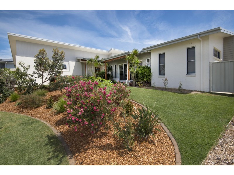 10 Helmsman Close, Safety Beach NSW 2456