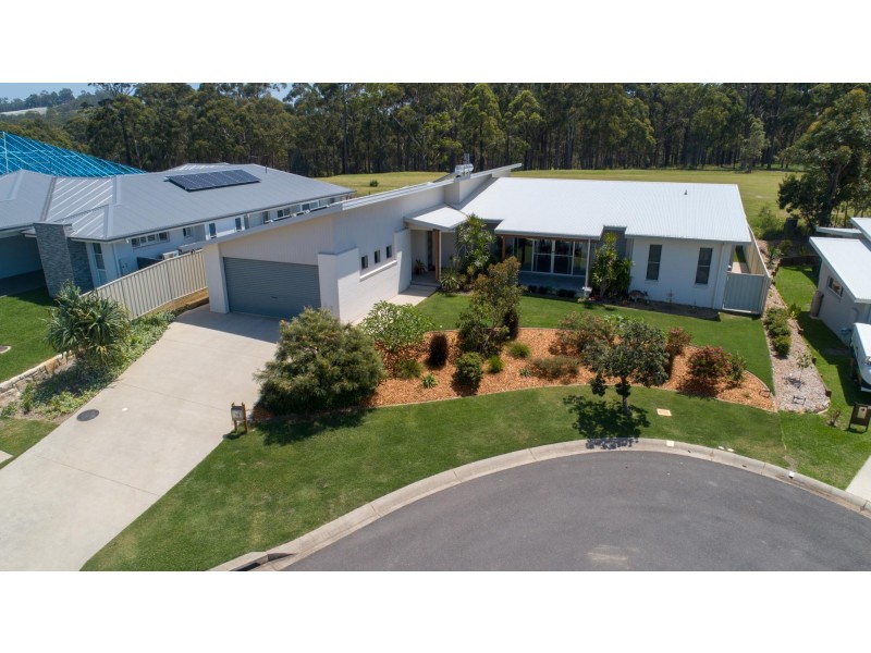 10 Helmsman Close, Safety Beach NSW 2456