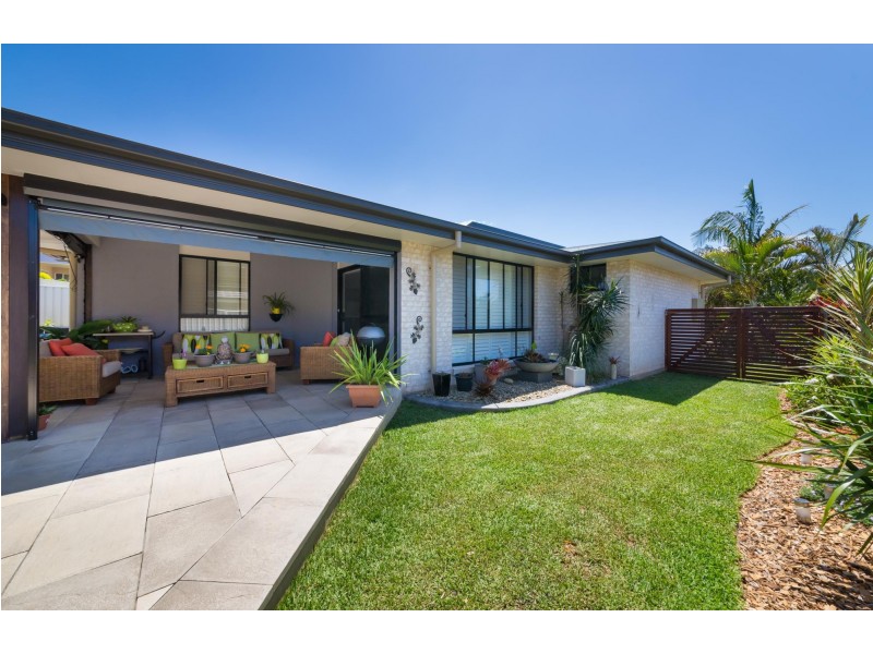 11 Vista Close, Woolgoolga NSW 2456