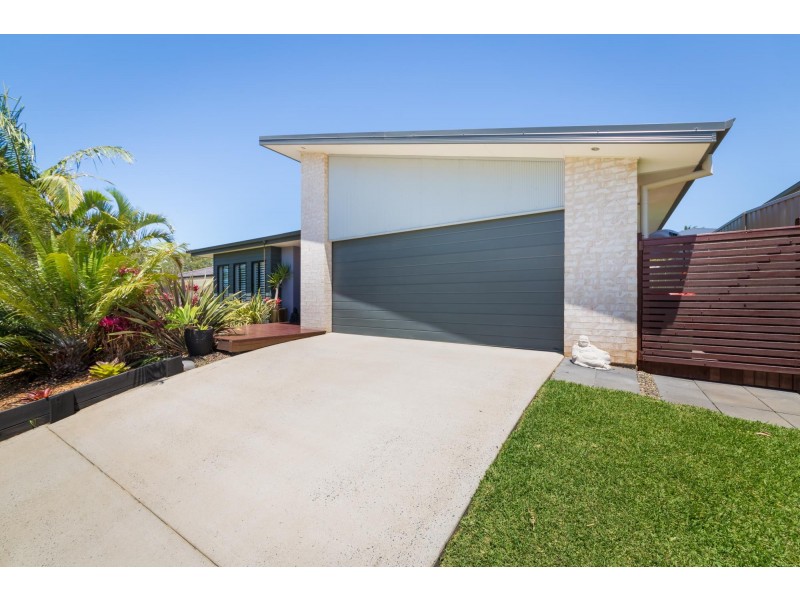 11 Vista Close, Woolgoolga NSW 2456