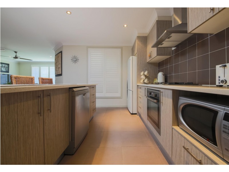 11 Vista Close, Woolgoolga NSW 2456