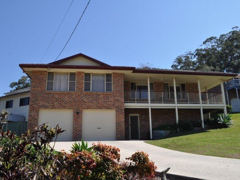 9 McPhee Close, Woolgoolga NSW 2456