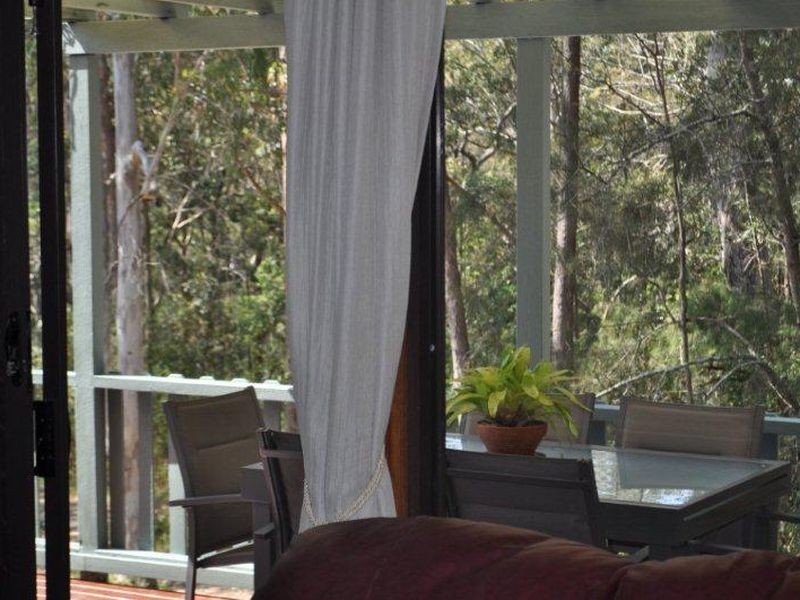 8 Montgomery Close, Safety Beach NSW 2456