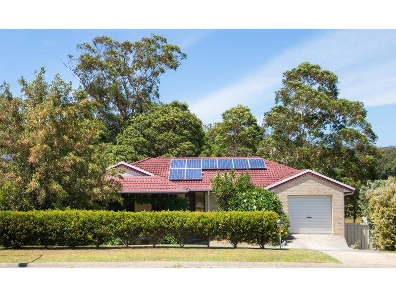 4 Carabeen Close, Woolgoolga NSW 2456