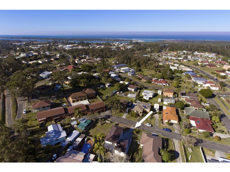 16 Moore Place, Urunga NSW 2455