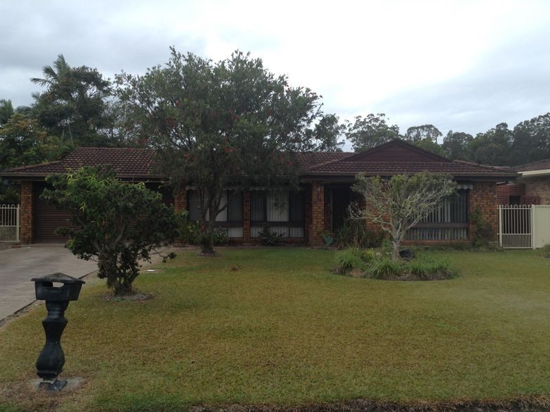 4 Burrawong Parade, Urunga NSW 2455