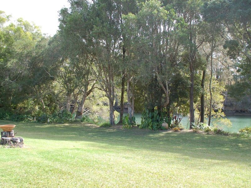 24 The Grove Newry Island, Urunga NSW 2455