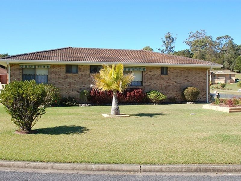 2 Burrawong Parade, Urunga NSW 2455