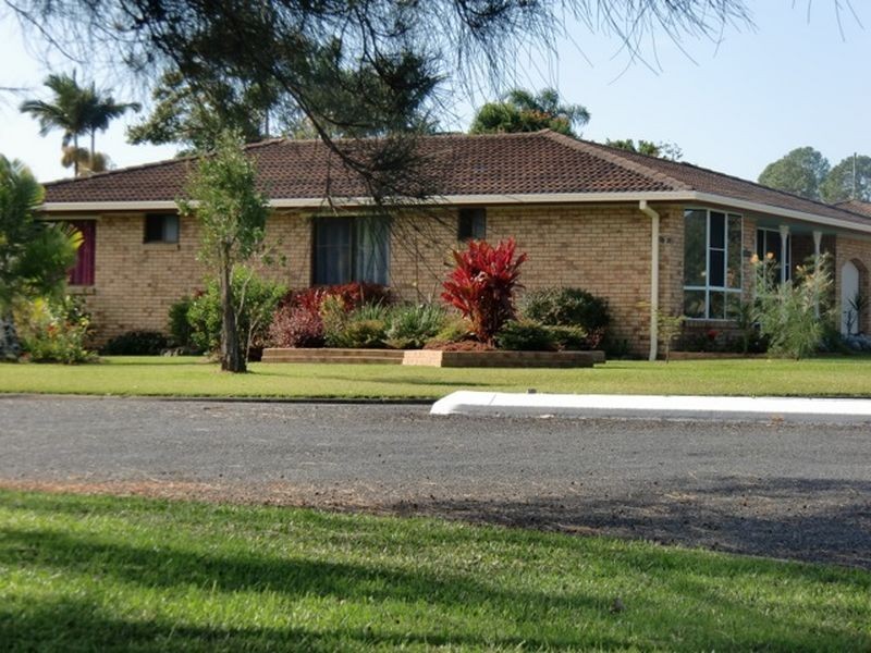 2 Burrawong Parade, Urunga NSW 2455