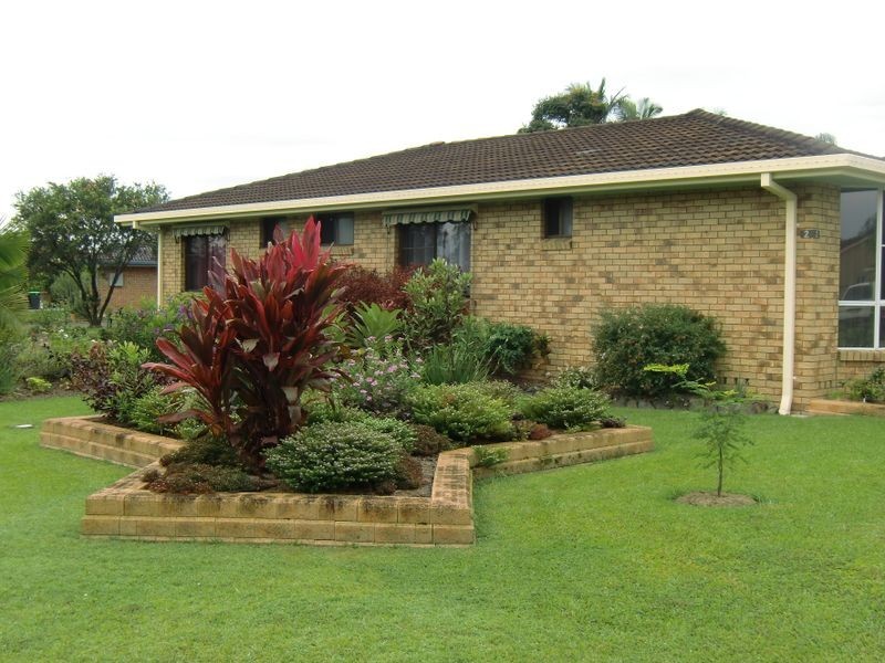 2 Burrawong Parade, Urunga NSW 2455